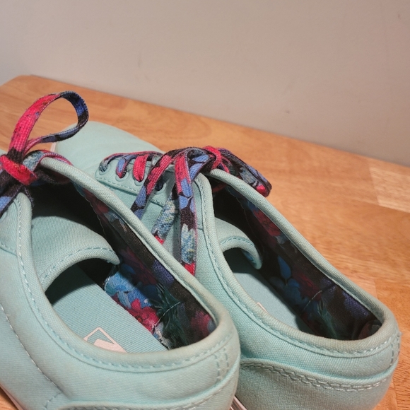 Vans Off The Wall Mint Low Sneakers Womens Size 8 - Picture 5 of 7